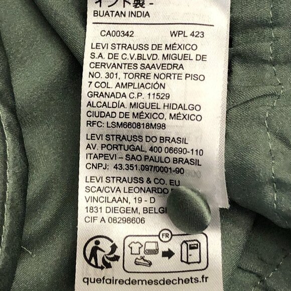Levis Pretty Silky Blouse: Size M - Picture 11 of 11